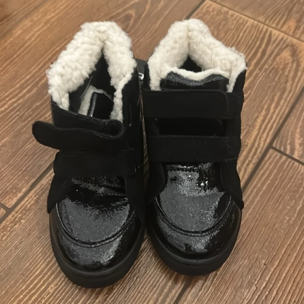 Bebe booties size 9 girls